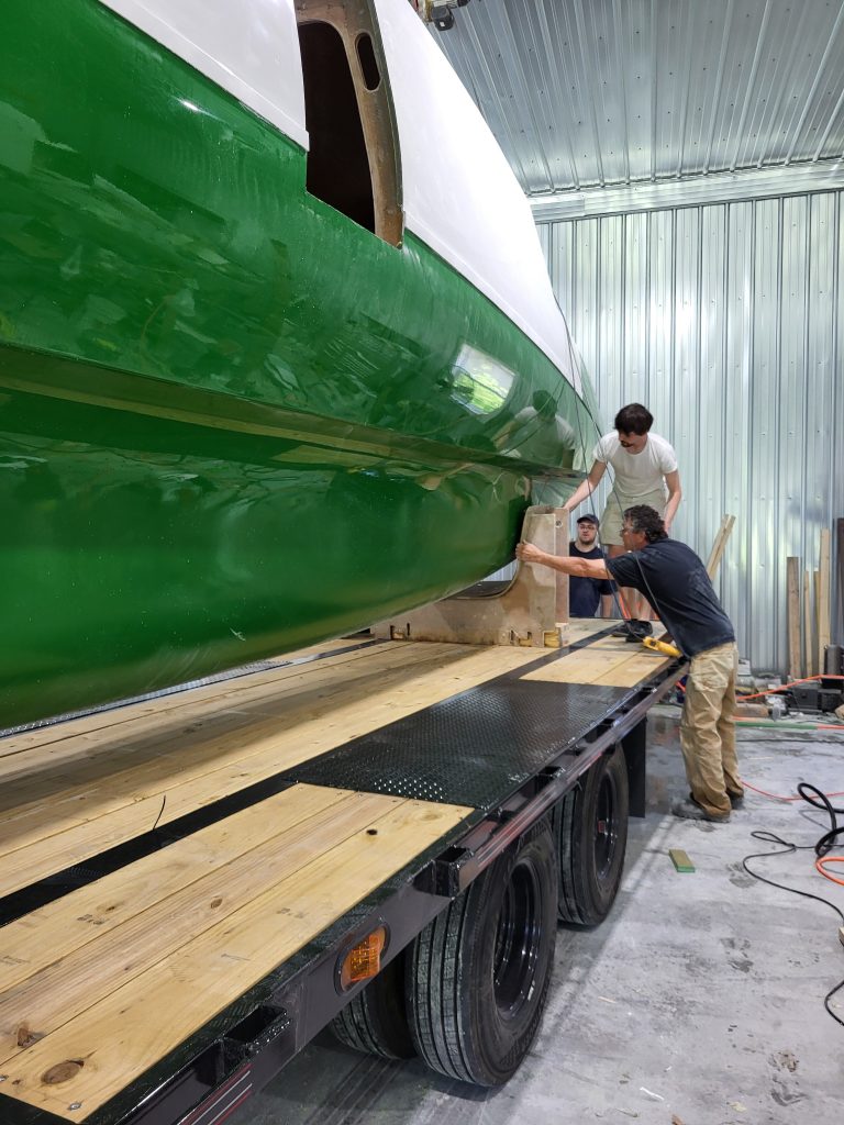 Loading MC38 Catamaran Hull 12 to trailer